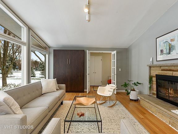 4th image of 852 N Martin Dr