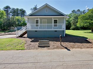 208 Aiken St, Central, SC 29630