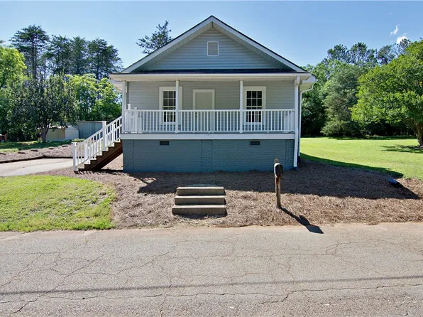 208 Aiken St, Central, SC 29630