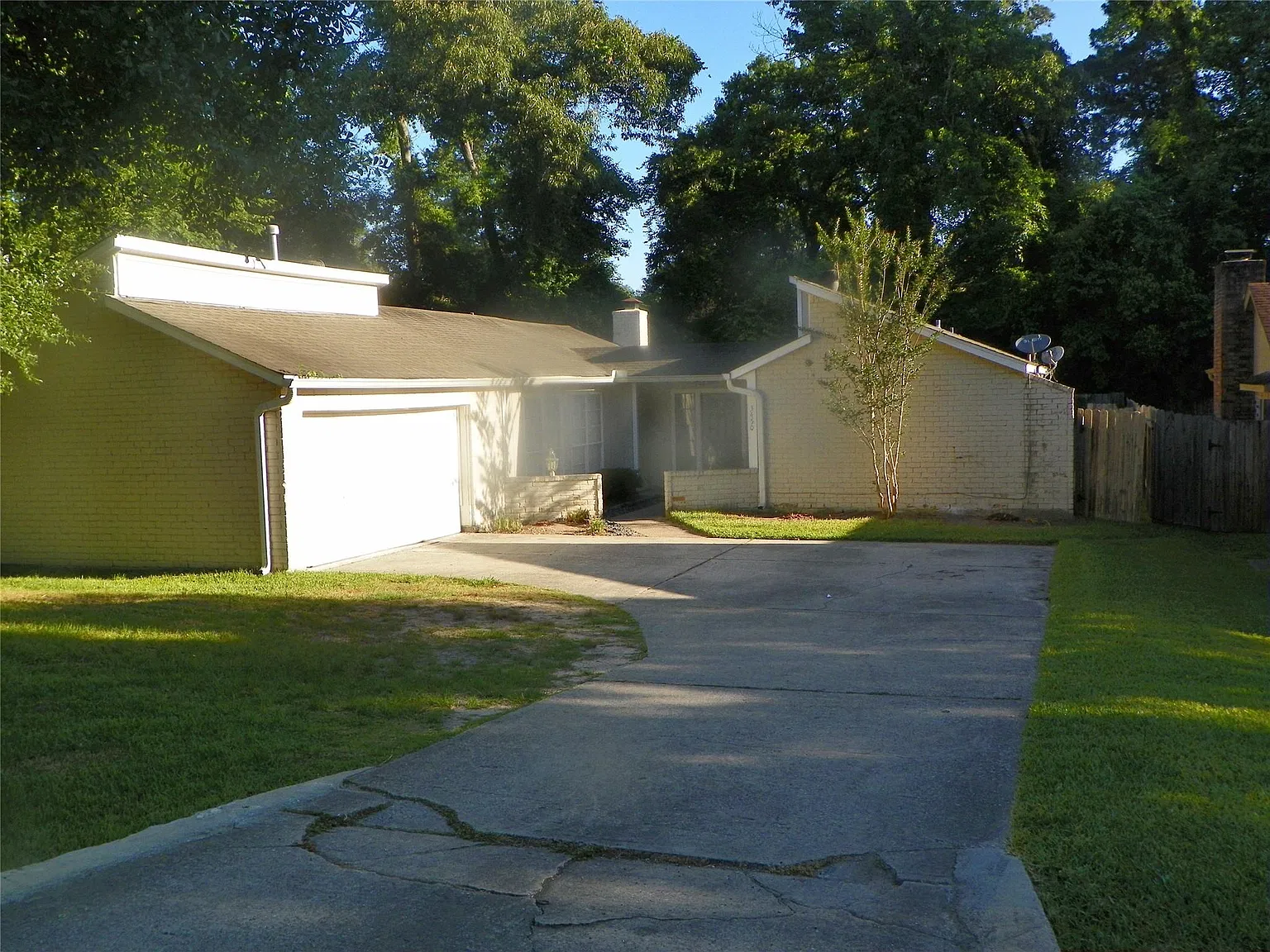 3 bed, 2.0 bath, 1792 sqft, $2,150 — Photo 2