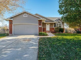 1710 N Prairie Run Cir, Mulvane, KS 67110