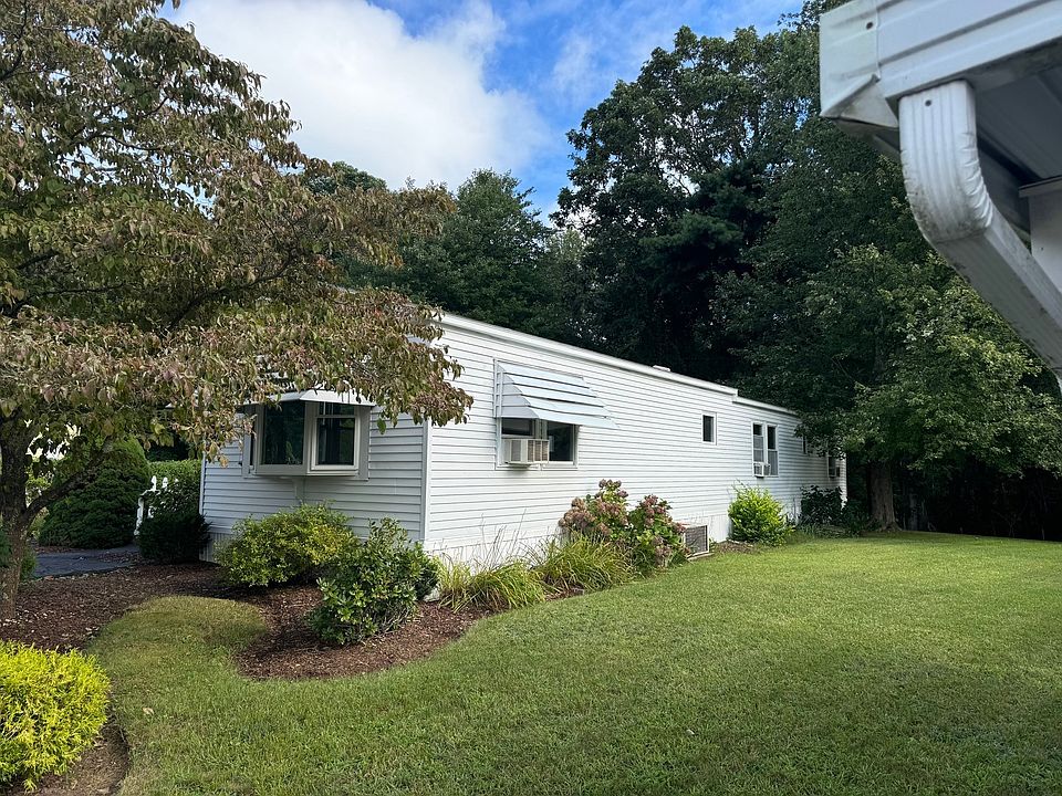 1st image of 24 Hemlock Rd
