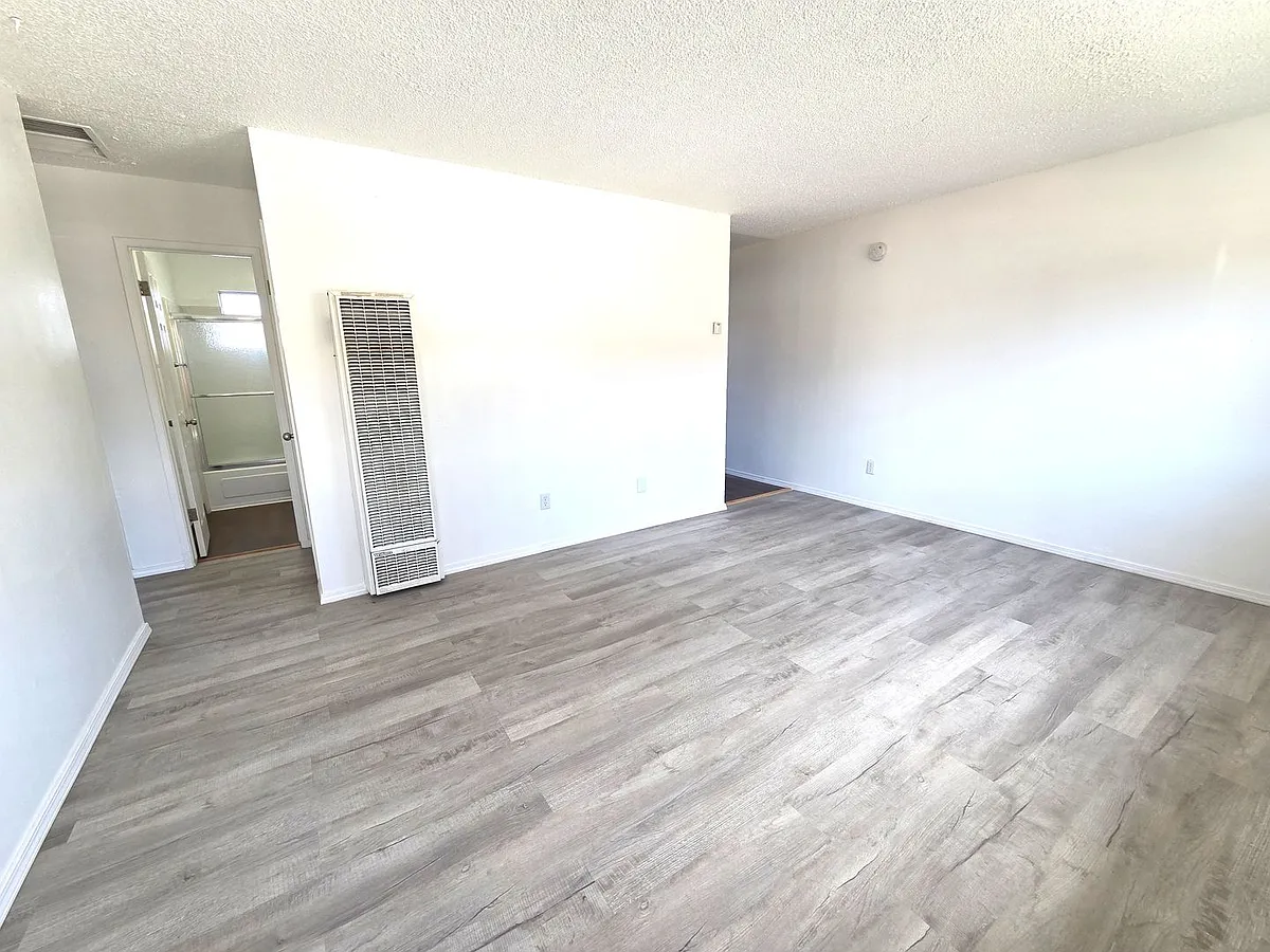 Building Photo - 866-878 N Williford Dr