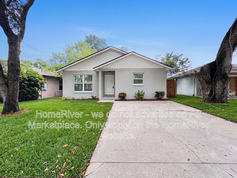 3 bed, 2.0 bath, 1200 sqft, $2,120 — Photo 1