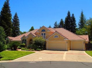 504 E Chesapeake Cir, Fresno, CA