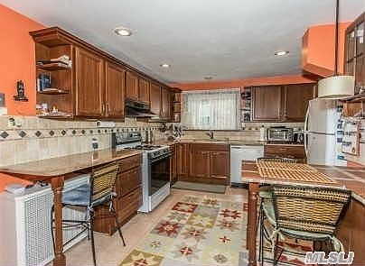 4th image of 163 Lakeview Ave