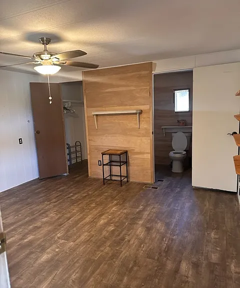 6685 Stockton Rd — Photo 2