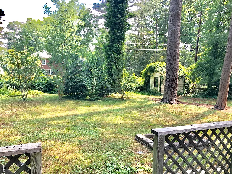 6810 Edmonstone Ave — Photo 9