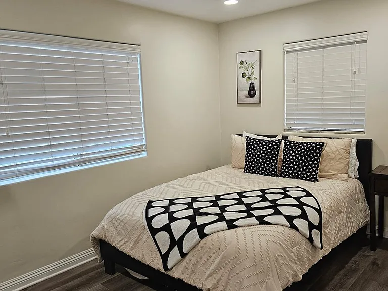 608 Las Flores Dr — Photo 22