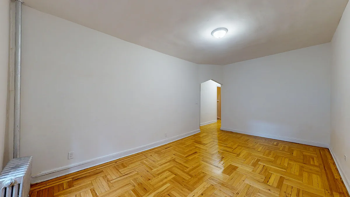 Building Photo - 520 E 83rd St #C2
