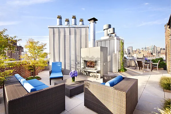 Sold by Stribling | media 2