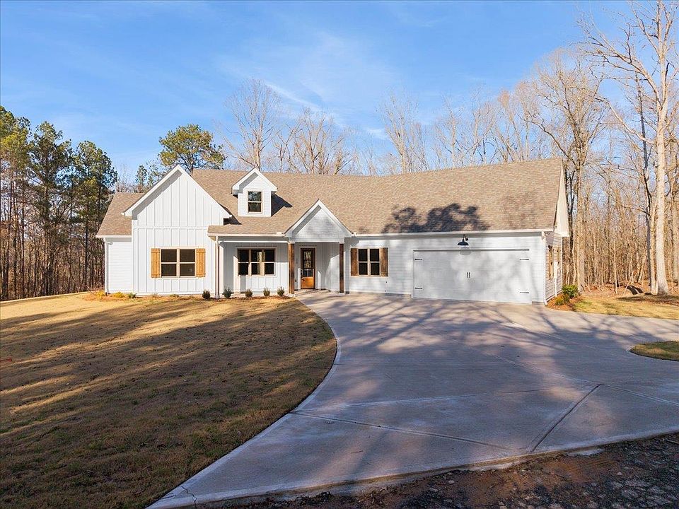 1st image of 115 Oak Hill Cir