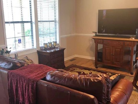 3rd image of 1712 Winding Way Dr