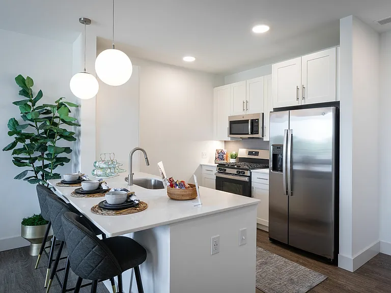 Everleigh Vernon Hills 55+ Active Adult Apartments — Photo 25