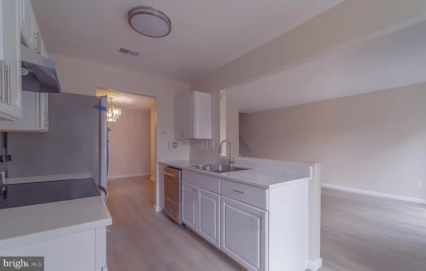 4 bed, 2.5 bath, 2256 sqft, $2,900 — Photo 4