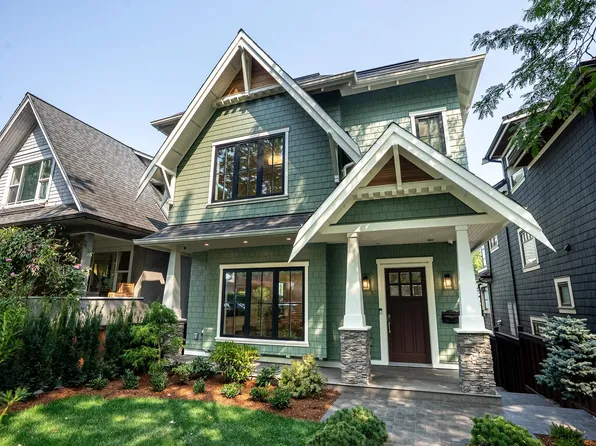 127 W 17th Ave #1, Vancouver, BC V5Y 1Z7
