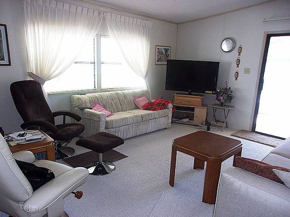 4th image of 896 W Colonial Cir #896