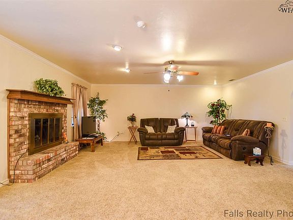5th image of 1418 Hiawatha Ln