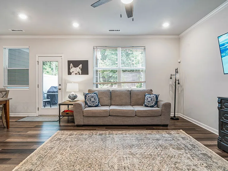 185 Millenium Dr — Photo 3