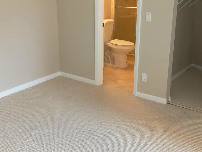 3841 Victoria Dr #14D — Photo 13
