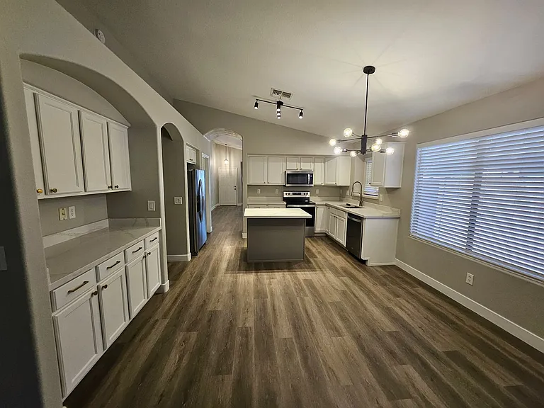66 W Dexter Way — Photo 2