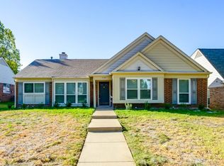 2120 Lansdown Dr, Carrollton, TX 75010