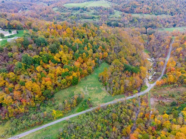 Crescent Rd, Saint Clairsville, OH 43950