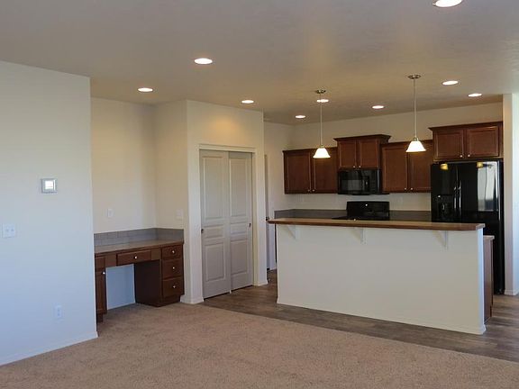 3rd image of 21296 Daylily Ave