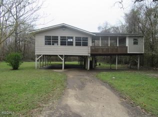 2012 Pascagoula River Rd, Moss Point, MS 39562