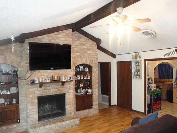 5th image of 119 Oakglen Dr