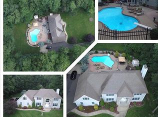 8 Woodridge Ln, New Fairfield, CT 06812