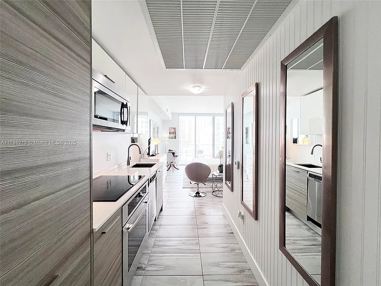 1300 Brickell Bay Dr #U1813 — Photo 23