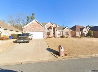 135 Summit Dr, Maumelle, AR 72113
