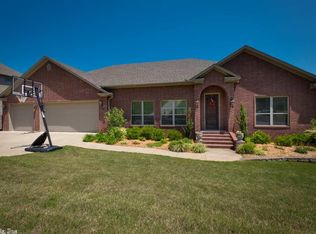 116 Navajo Trl, Maumelle, AR 72113