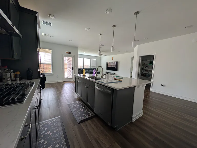1528 Woodhaven Dr — Photo 21