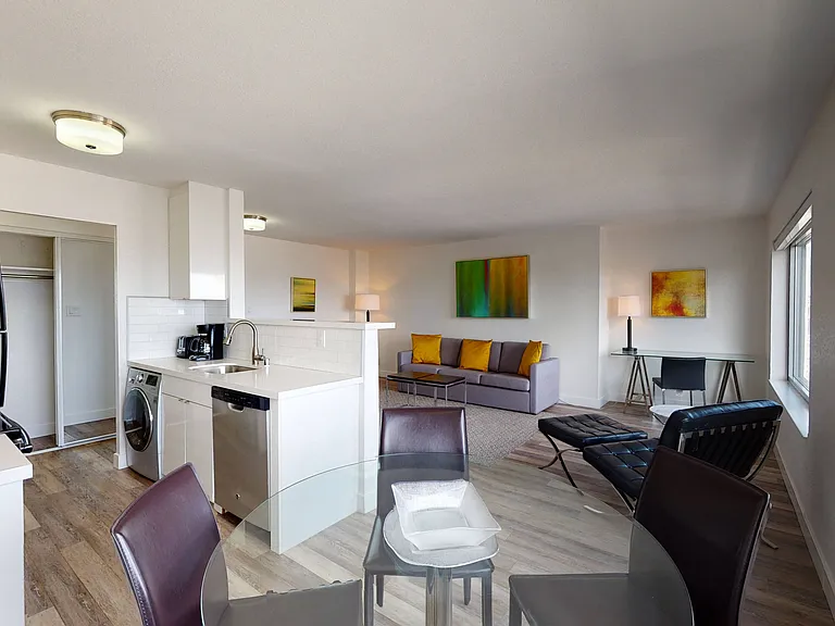 Clay Park Tower Apartments — Photo 9