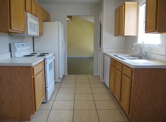 4th image of 6316 Rockhaven Dr