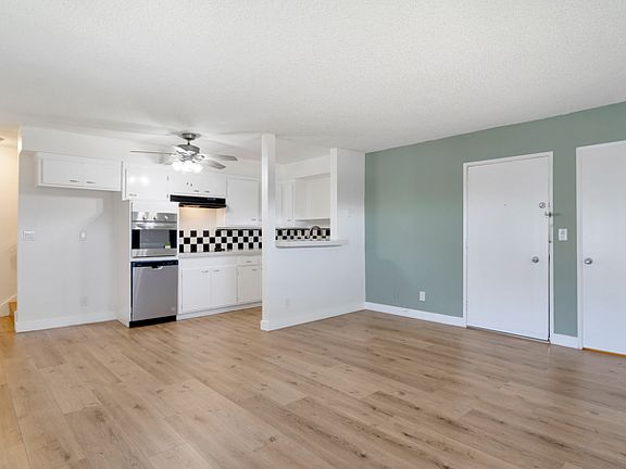 3rd image of 11725 Gilmore St #6