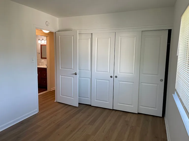 Brooke Court Apartments — Photo 13