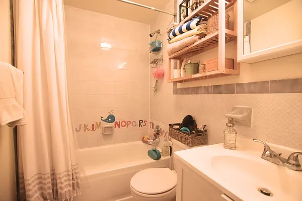 Rented by Bold New York | media 26