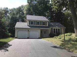 26 Algonquin Rd, Clifton Park, NY 12065