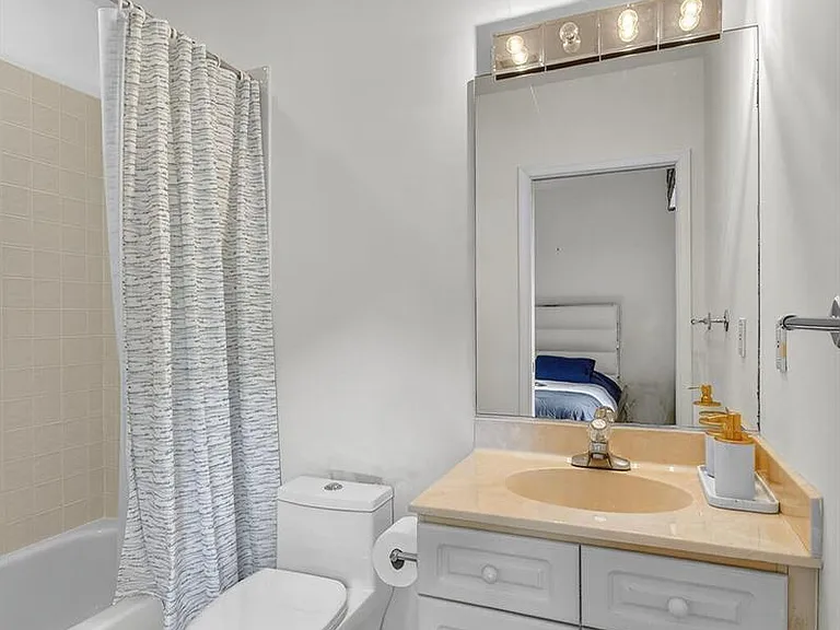 4553 Barclay Fair Way — Photo 35