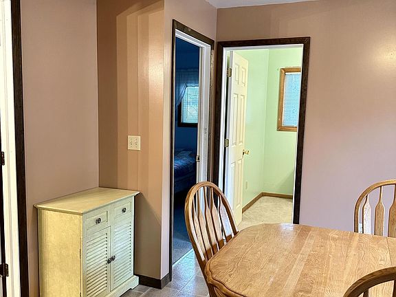 4th image of 6122 Sunset Dr