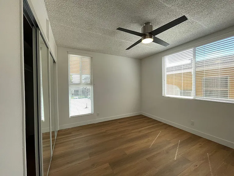 7351 Variel Ave — Photo 25