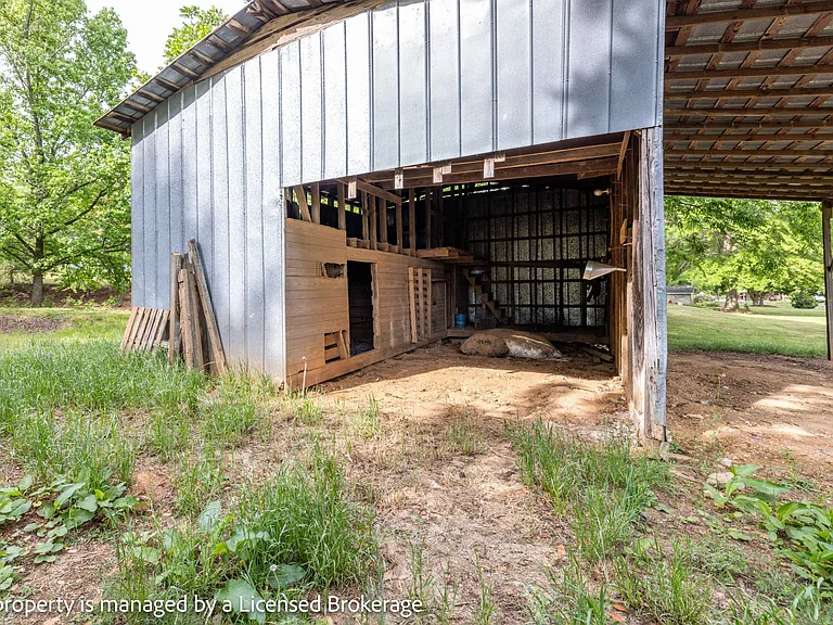 20445 Saint Martin Rd — Photo 34