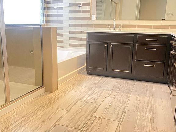 3rd image of 2730 Bonfire Ln