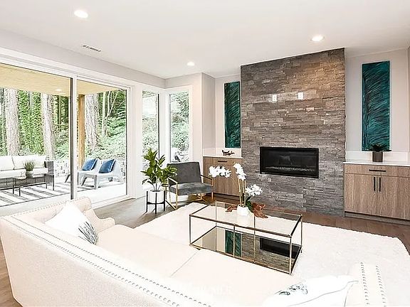 4th image of 220 228th St SE