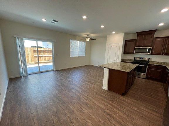 4th image of 5564 Carlisle Ct