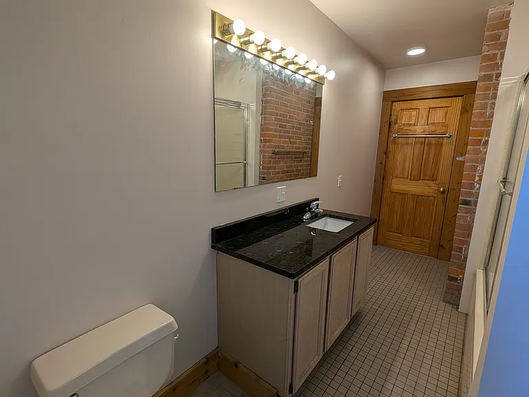 541 University Ave #5 — Photo 45