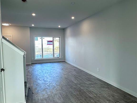 2nd image of 1123 Camden GARDENS